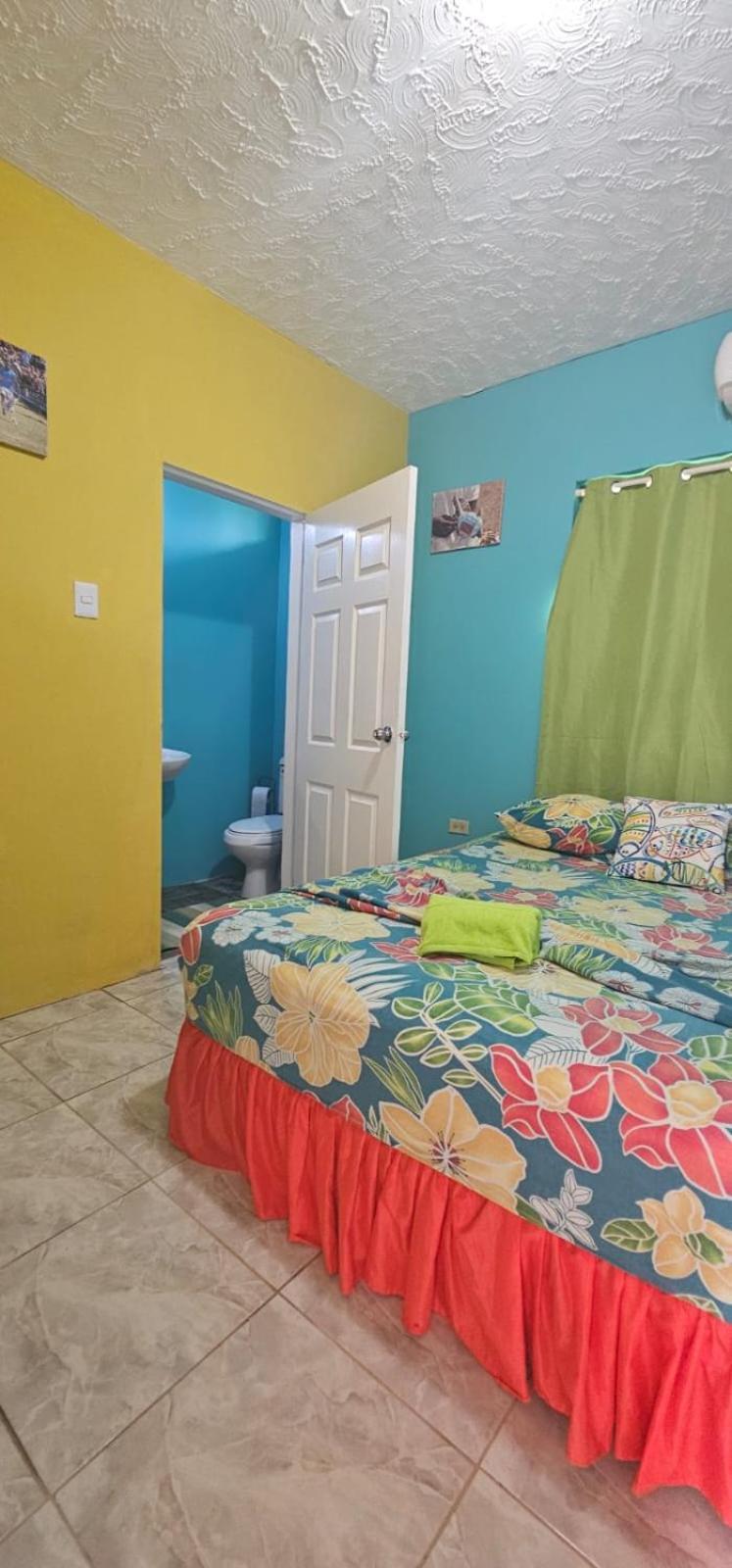 Fish Tobago Guesthouse Or Joy And Brandon Guesthouse Buccoo Cameră foto