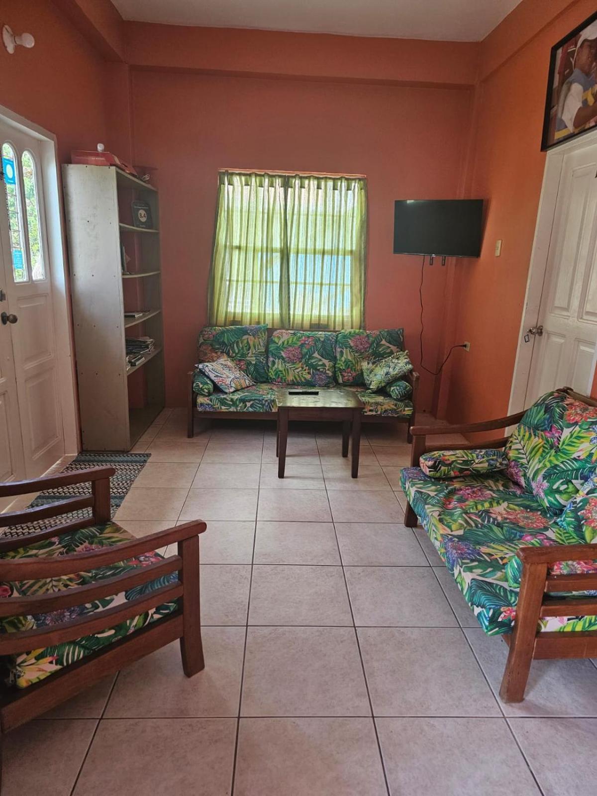 Fish Tobago Guesthouse Or Joy And Brandon Guesthouse Buccoo Cameră foto