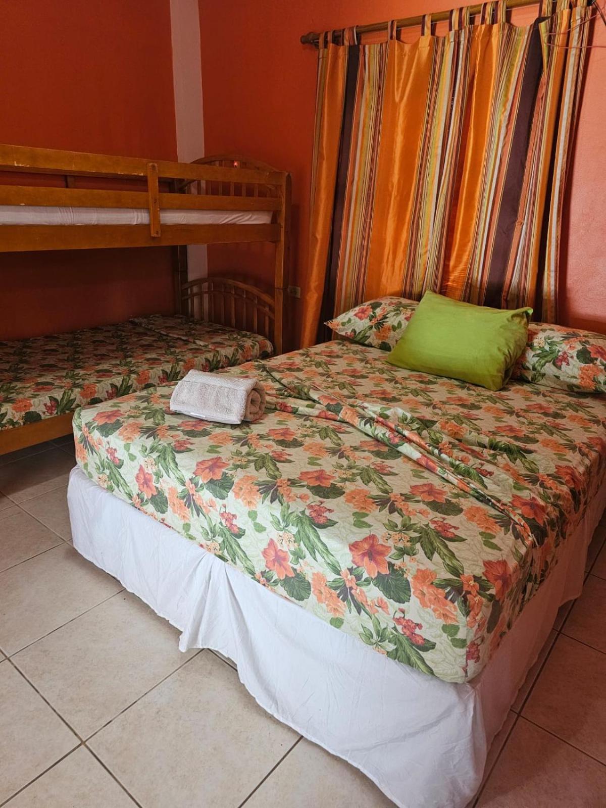 Fish Tobago Guesthouse Or Joy And Brandon Guesthouse Buccoo Cameră foto